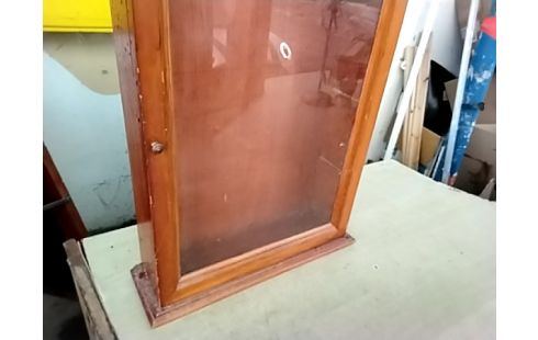 VITRINE MINI À SUSPENDRE