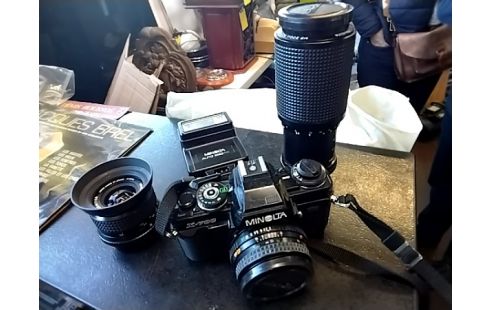 APPAREIL PHOTO MINOLTA  X700 + 2OBJECTIFS FLASH SACCOCHE