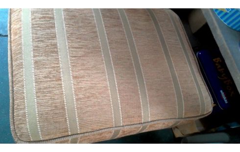 REPOSAPIÉS NARANJA VERDE TEJIDO