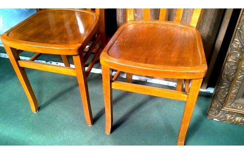 2 STOELEN CAFESTOELEN