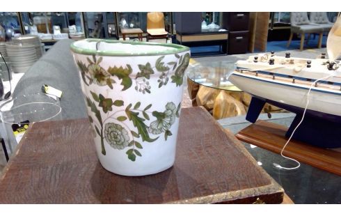 ELEMENTO PARA OCULTAR MACETAS DE PARED