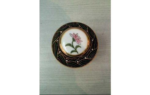 TEEDOSE PORZELLAN JAPANISCH M. DECKEL