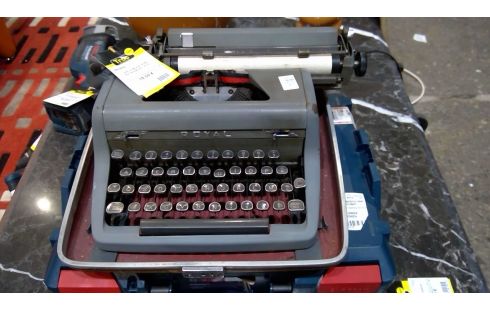 MACHINE A ECRIRE ANCIENNE EN L'ETAT