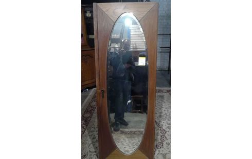 GARDEROBE STIJL ART DECO.