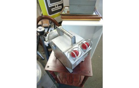 LAMPE SECOURS PORTATIVE