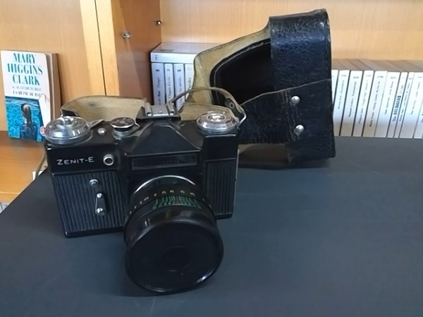 Appareil Photo Argentique Zenit (avec Objectif Nikon EM) – Occasion Bon état