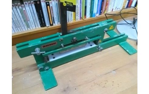 OUTIL DE POINCONNAGE LEISTER