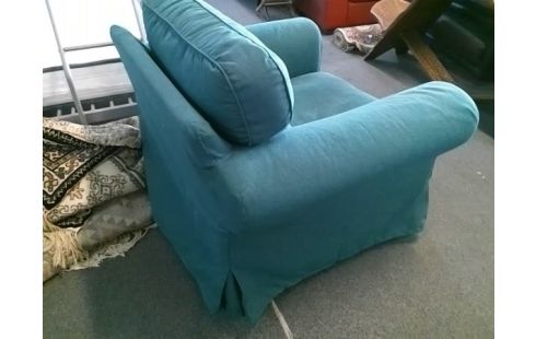 FAUTEUIL VERT IKEA (QLQS TACHES)