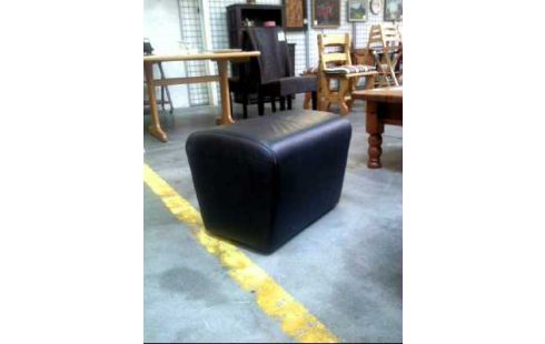 POLSTERHOCKER SCHWARZ LEDEROPTIK