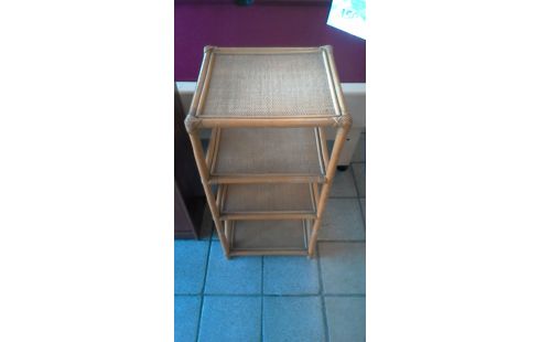 ETAGERE EN ROTIN
