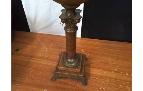 LAMPE A PETROLE SANS VERRE