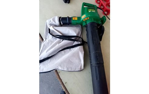 SOUFFLEUR ASPIRATEUR À FEUILLES