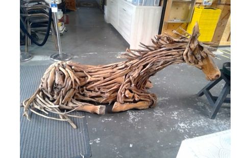 PAARD IN DRIJFHOUT ERG GROOT MODEL