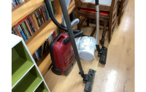 ASPIRATEUR SIEMENS ROUGE