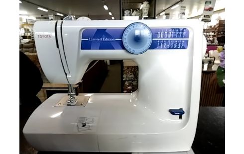 MACHINE A COUDRE TOYOTA RS2000 DB162