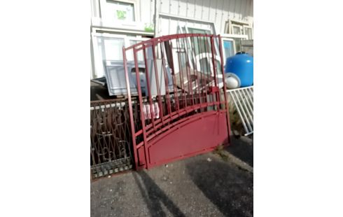 PORTAIL 2 VANTAUX METAL ROUGE