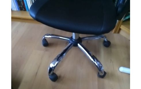 FAUTEUIL DE BUREAU NOIR SUR ROULETTES