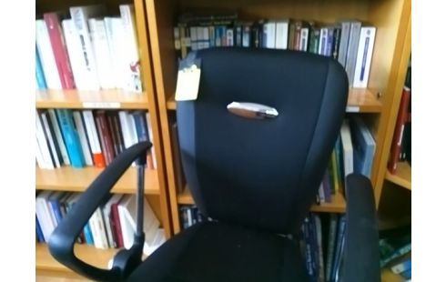 FAUTEUIL DE BUREAU NOIR SUR ROULETTES