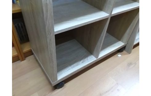 MEUBLE 4 CASES SUR ROULETTES