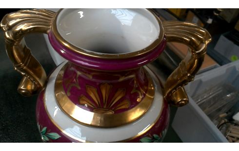 VASE OR