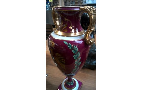 VASE OR