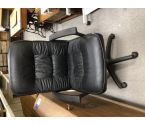 CHAISE DE BUREAU SIMILI NOIR EN ETAT