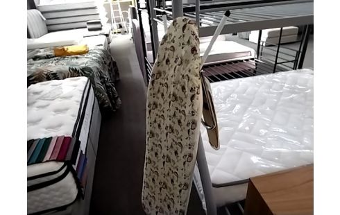 PLANCHE A REPASSER AVEC JEANNETTE