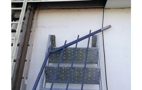 ESCALIER EXTERIEUR GALVA 7 MARCHES AVEC RAMPE (ET VIS)