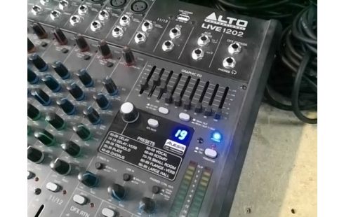 TABLE DE MIXAGE ALTO LIVE 1202 AVEC 3 MICROS