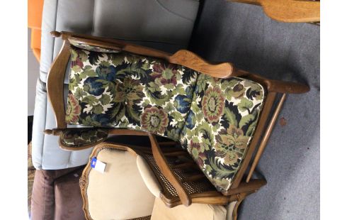 FAUTEUIL STYLE SCANDINAVE MOTIFS FLORAUX