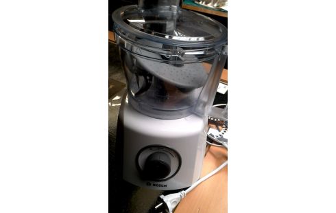 ROBOT MENAGER BOSCH MET ACCESSOIRE