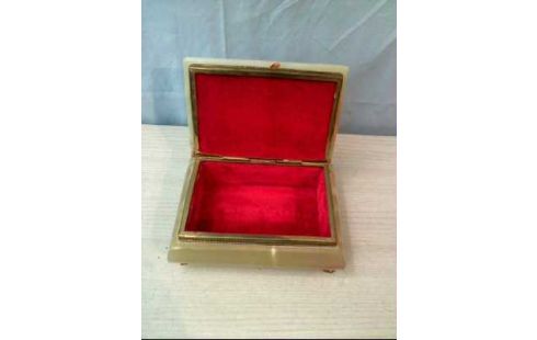 SCHMUCKSCHATULLE GRÜNES ONYX SAMT ROT