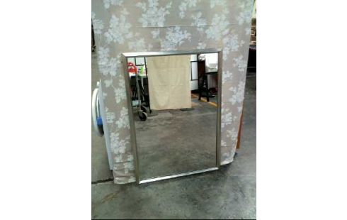 SPIEGEL RECHTECKIG METALLRAHM. SILB.FARB.