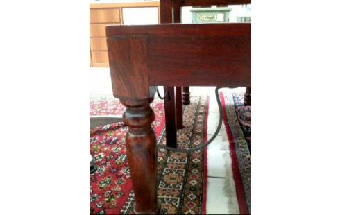 STUHL VOLLHOLZ MIT METALLBESCHLÄGEN