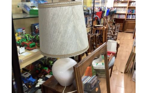 LAMPE RONDE BLANCHE GM (PRISE À CHANGER)