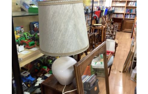 LAMPE RONDE BLANCHE GM (PRISE À CHANGER)