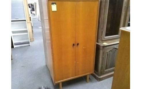 ARMOIRE 2P AVEC ETAGERES (QLQS USURES)
