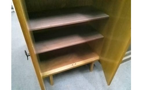 ARMOIRE 2P AVEC ETAGERES (QLQS USURES)