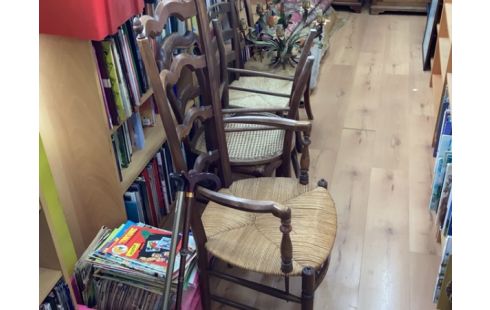 FAUTEUIL PAILLE (1 MANQUE)