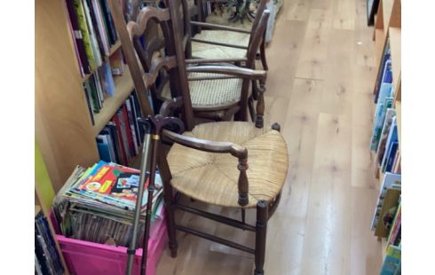 FAUTEUIL PAILLE (1 MANQUE)