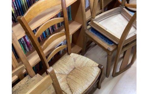 CHAISE PAILLÉE BASSE