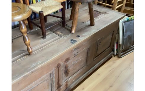 COFFRE EN BOIS ANCIEN