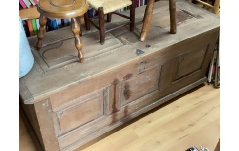 COFFRE EN BOIS ANCIEN