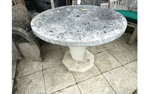 TABLE EXTERIEURE CIMENT BETON