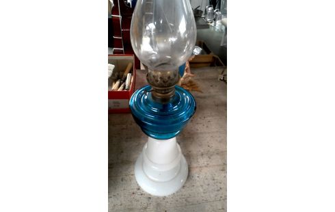 OLIELAMP WIT OPAAL BLAUW GLAS