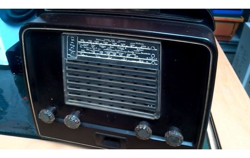 RUNDFUNKGERÄT BAKELIT