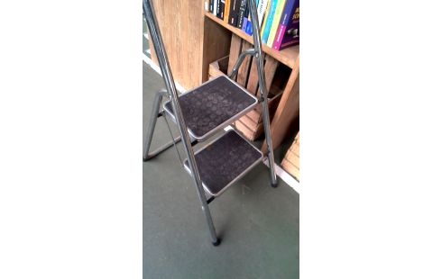 ESCABEAU CHROME BRABANTIA