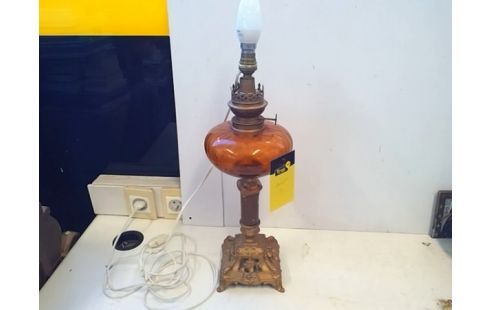 LAMPE A POSER STYLE LAMPE PETROLE