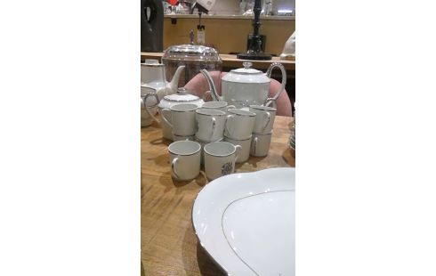 VAISSELLES DE LIMOGES 