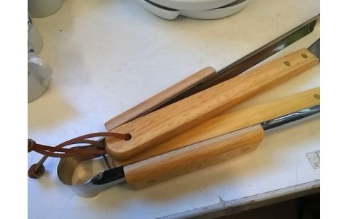 LOT DE 3 USTENTILES POUR BARBECUE